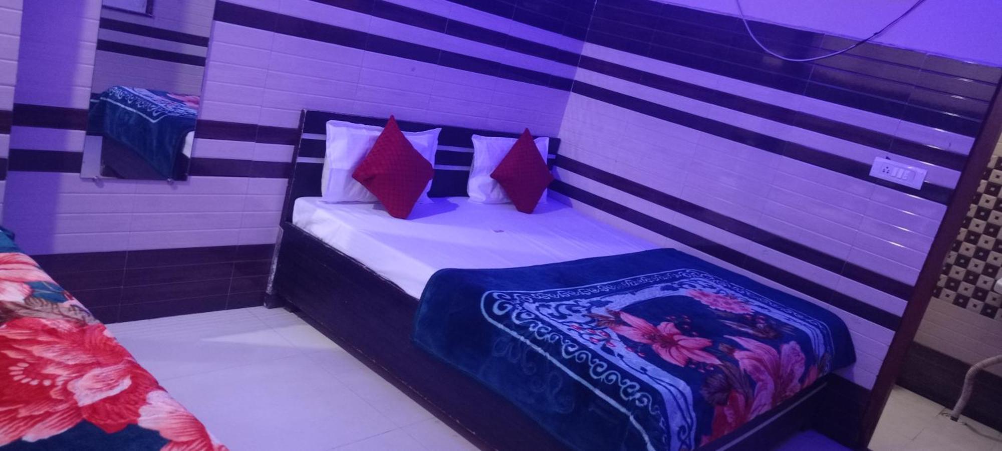 New Gayatri Palace Near Prem Mandir Vrindāvan المظهر الخارجي الصورة